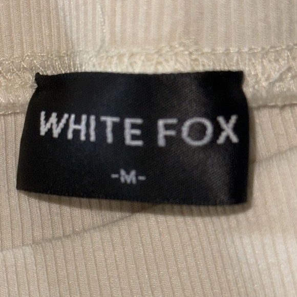 White Fox Cream Ribbed Bike Shorts SZ Medium - Picture 4 of 6